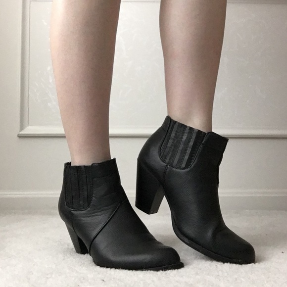 BONGO Shoes - Black leather ankle boots